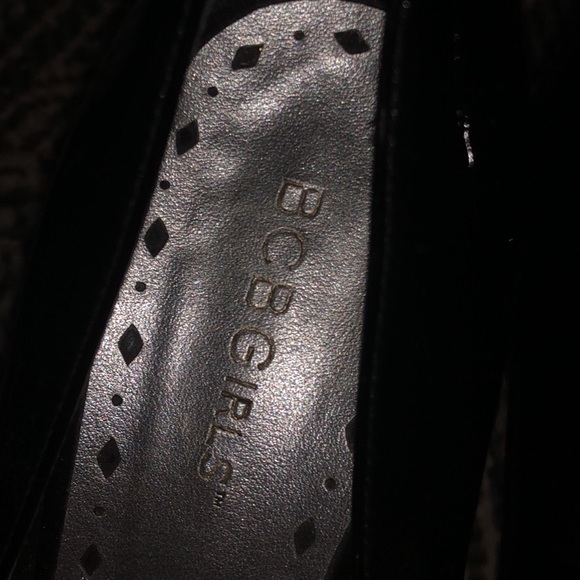 Heels - Picture 3 of 3